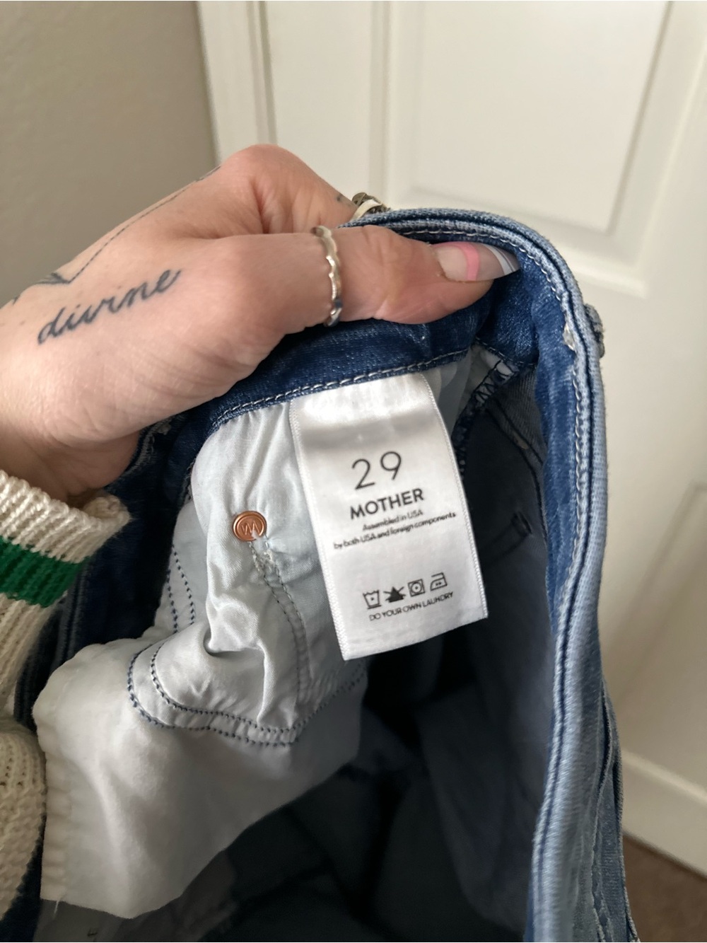 MOTHER The Looker Ankle Jeans - Picture 4 of 5